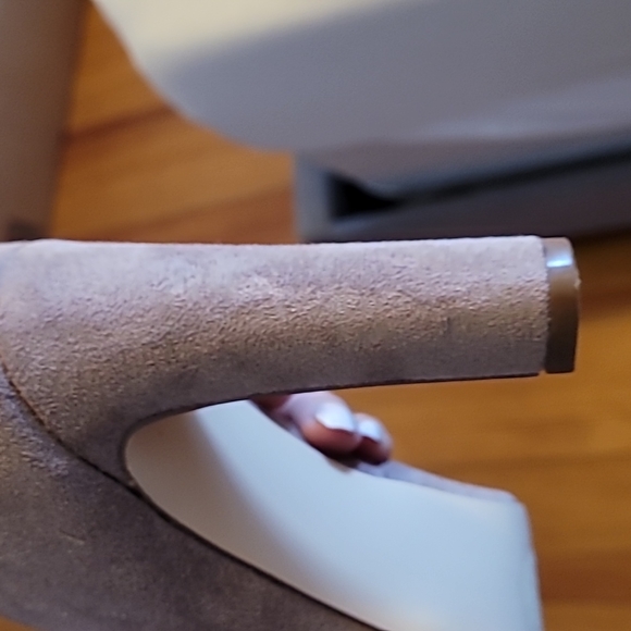 Boots - Picture 4 of 5